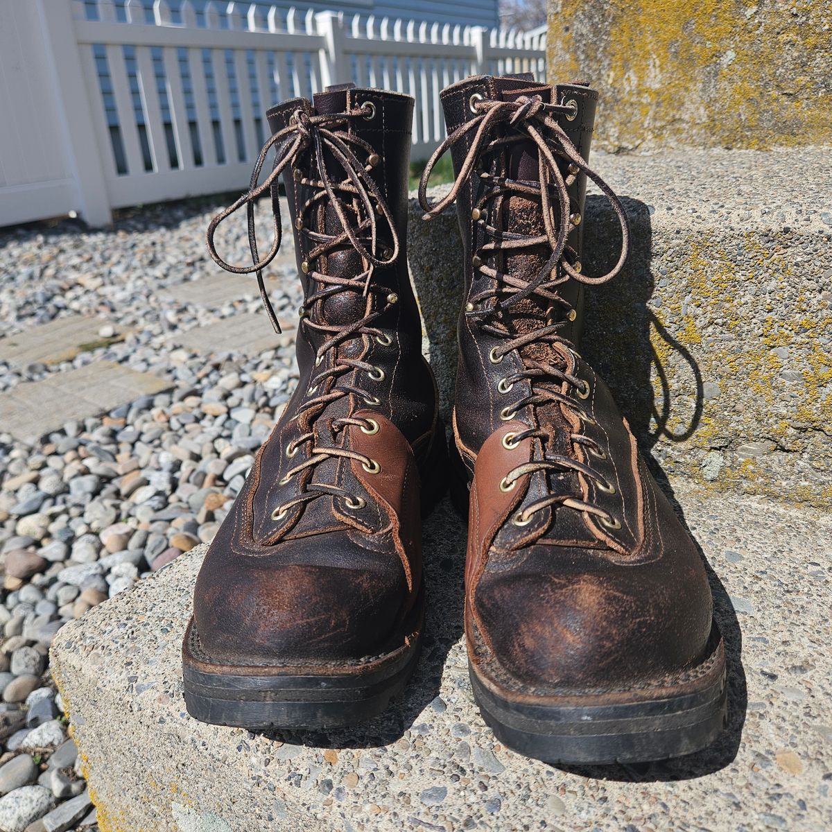 Photo by cjelliott on April 2, 2025 of the Nicks x Rose Anvil ND3 in Horween Brown Waxed Flesh & Seidel 1964 Brown.