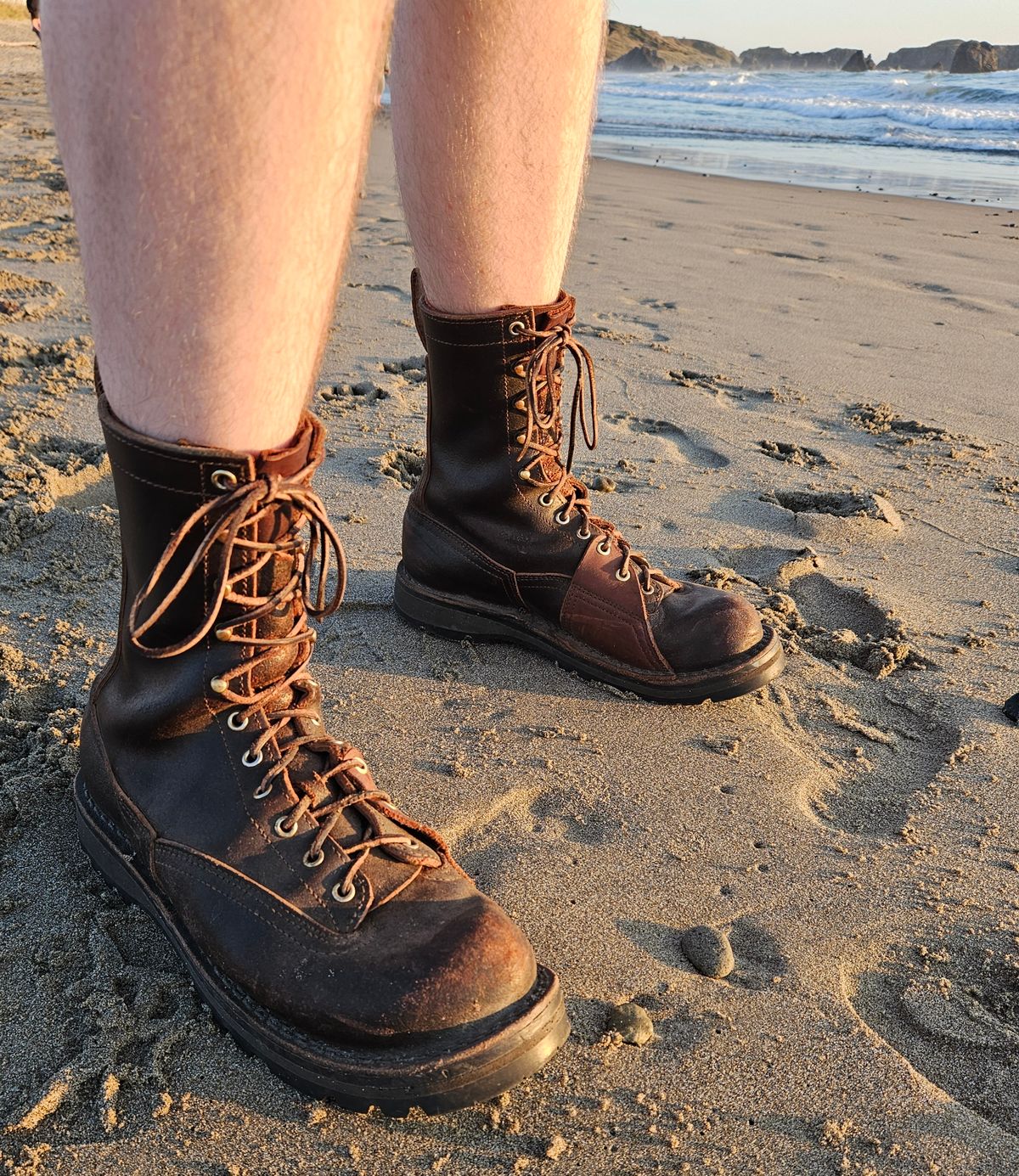 Photo by cjelliott on July 4, 2025 of the Nicks x Rose Anvil ND3 in Horween Brown Waxed Flesh & Seidel 1964 Brown.