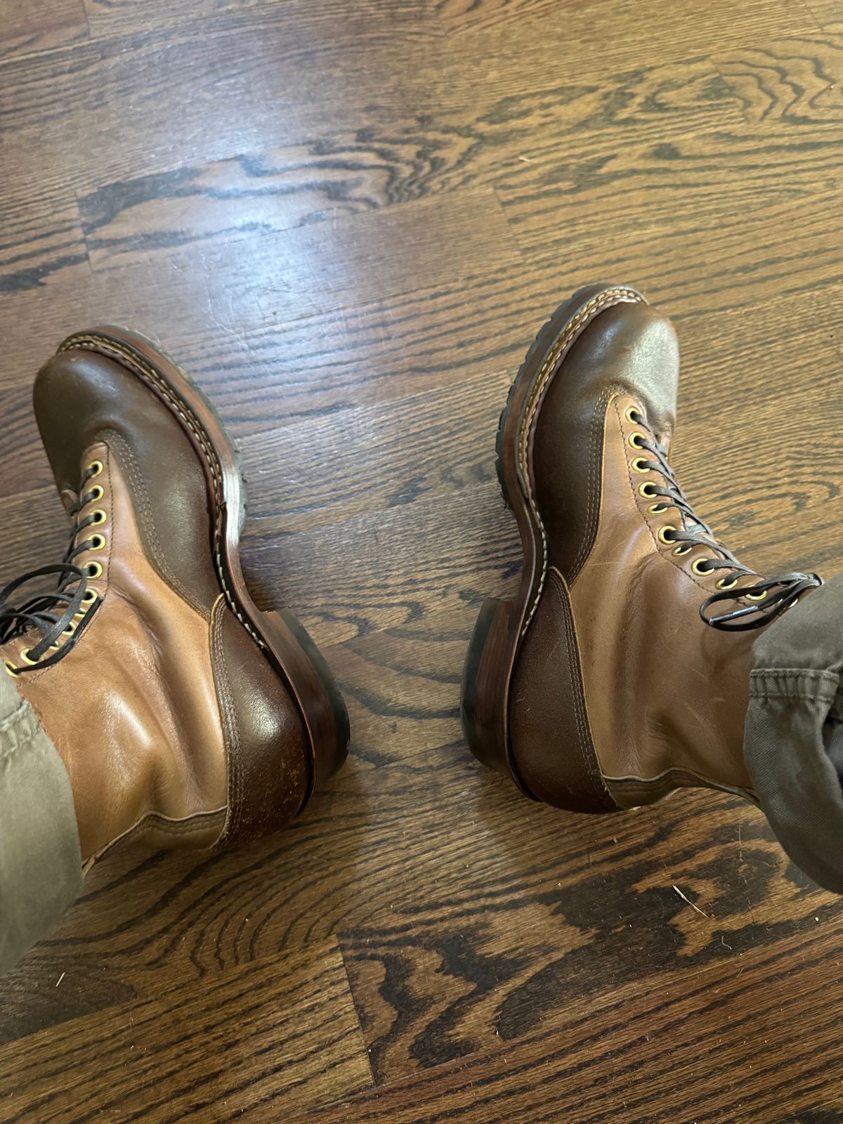 Photo by JuicyDeeluxe on May 10, 2025 of the White's x Division Road LTT Logger 375 in Horween Cinnamon Waxed Flesh & Horween Natural Chromexcel.
