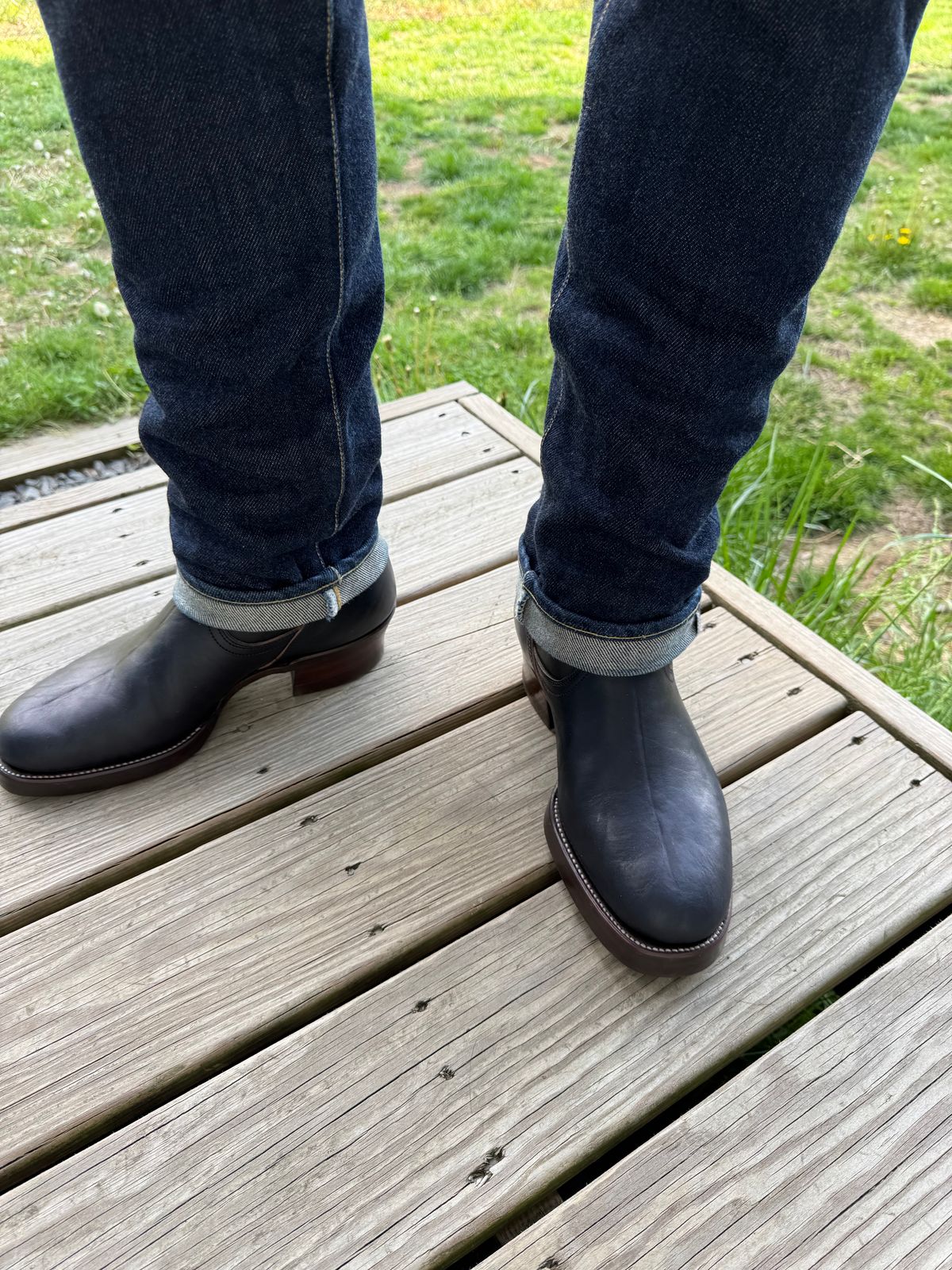 Photo by JuicyDeeluxe on May 2, 2025 of the Unsung U 22-2 Engineer Boot in Maryam Natural Horsebutt Overdyed Black.