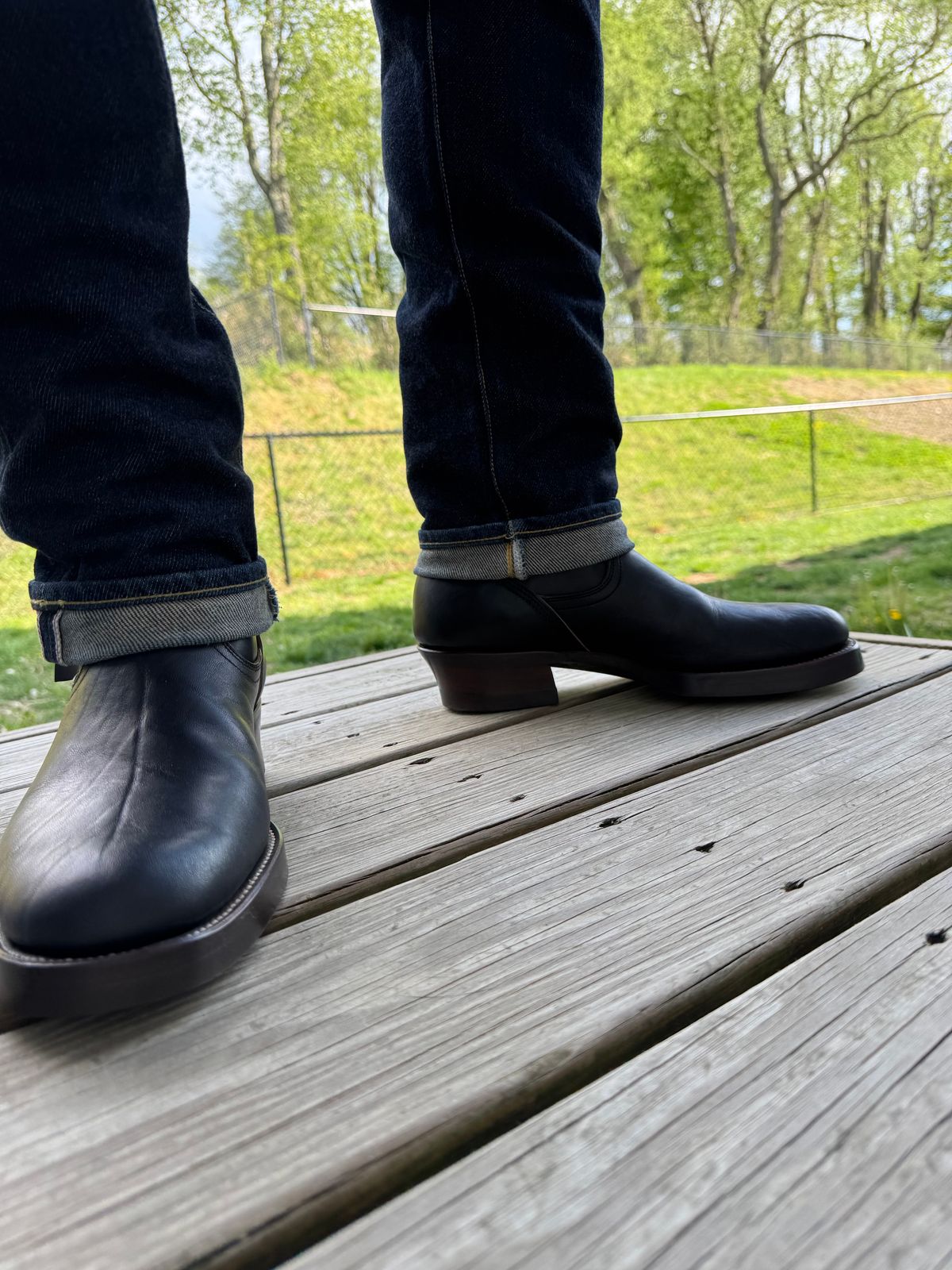 Photo by JuicyDeeluxe on May 2, 2025 of the Unsung U 22-2 Engineer Boot in Maryam Natural Horsebutt Overdyed Black.