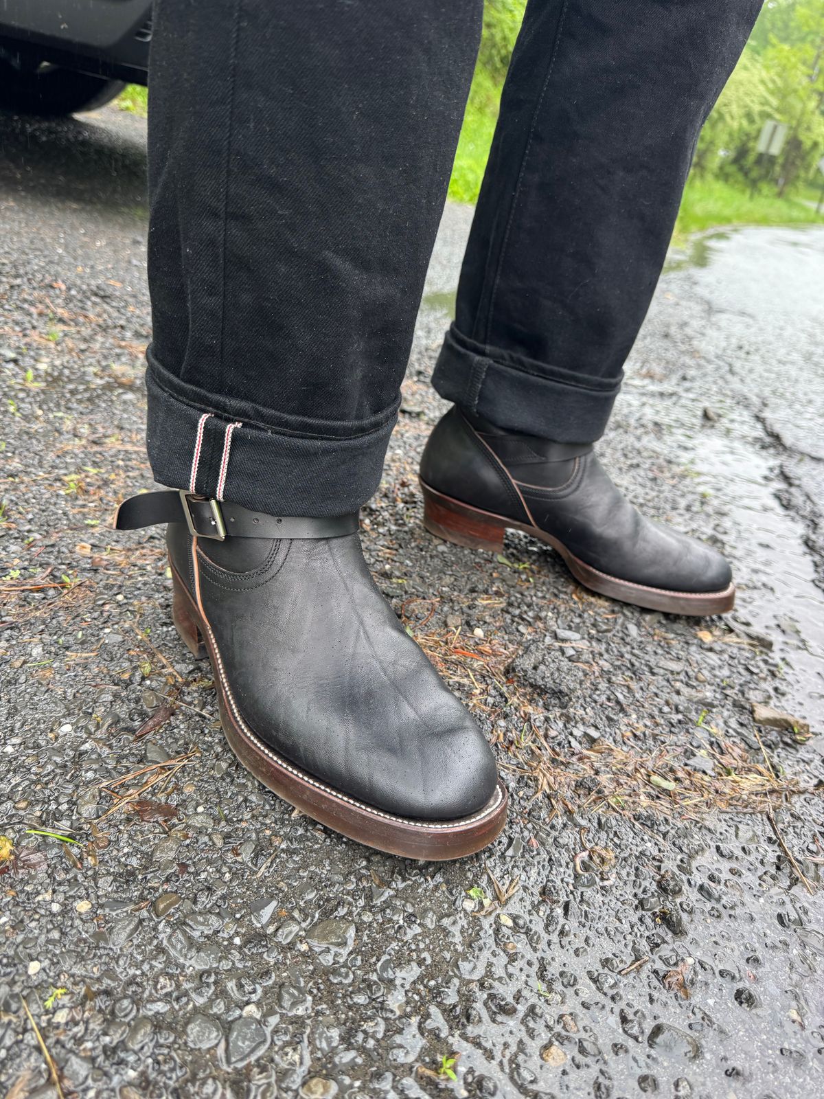Photo by JuicyDeeluxe on May 9, 2025 of the Unsung U 22-2 Engineer Boot in Maryam Natural Horsebutt Overdyed Black.