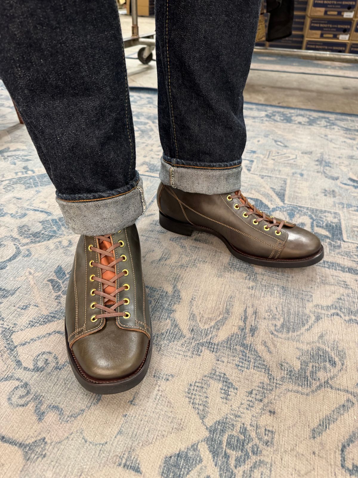 Photo by JuicyDeeluxe on May 6, 2025 of the Clinch Gary Boots in Maryam Horsebutt Overdyed Green.