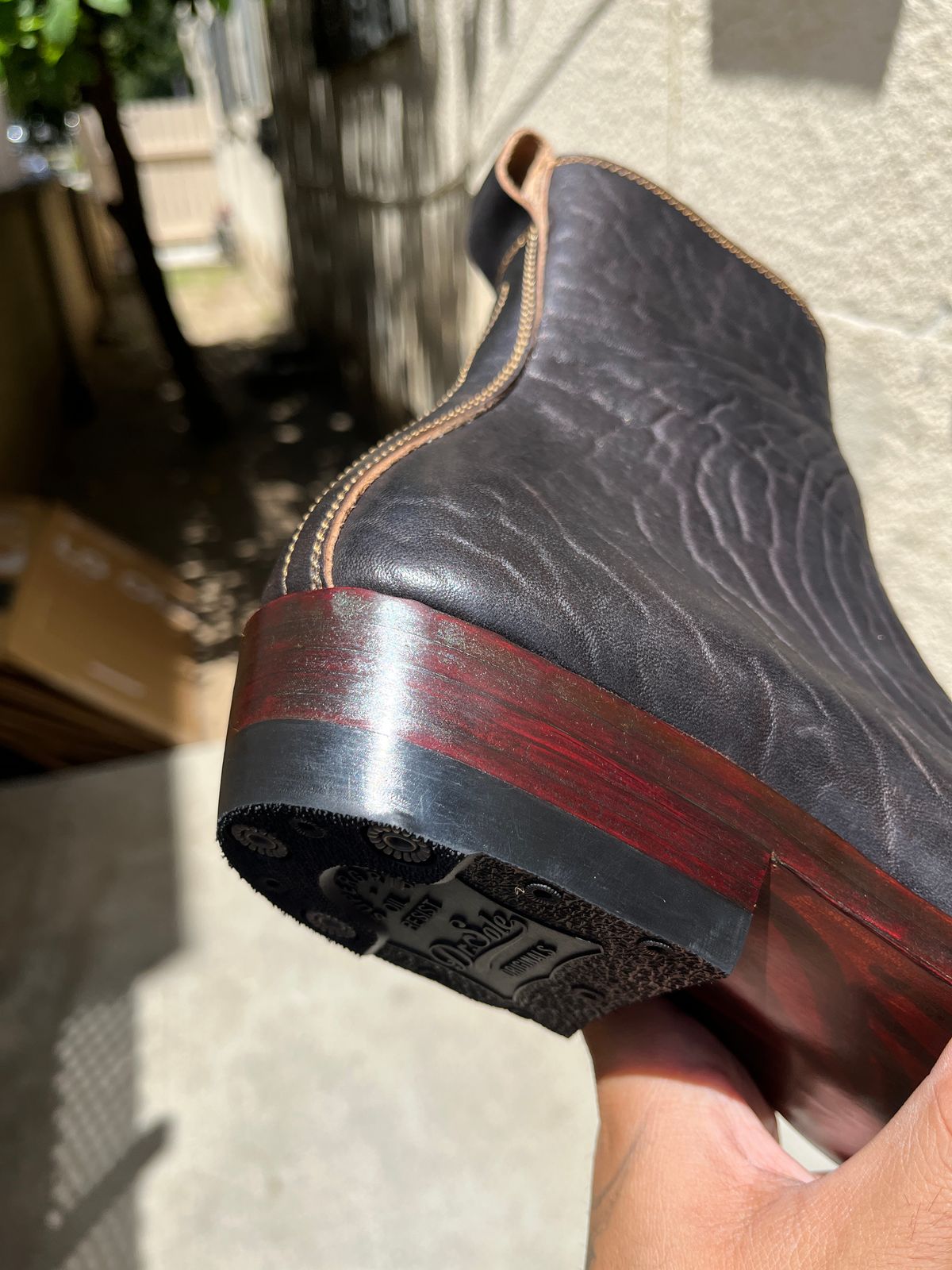 Photo by niku on May 15, 2025 of the Fortis Boots Antasena Wholecut Side-Zip in Maryam Horsebutt Washed Article with Black Overdye.