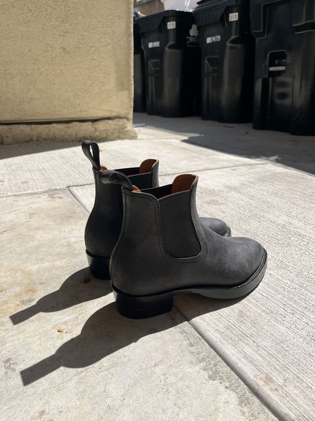 Photo by niku on April 29, 2025 of the Briselblack The Seventh Chelsea Boot in Maryam Black Waxed Reverse Horsebutt.