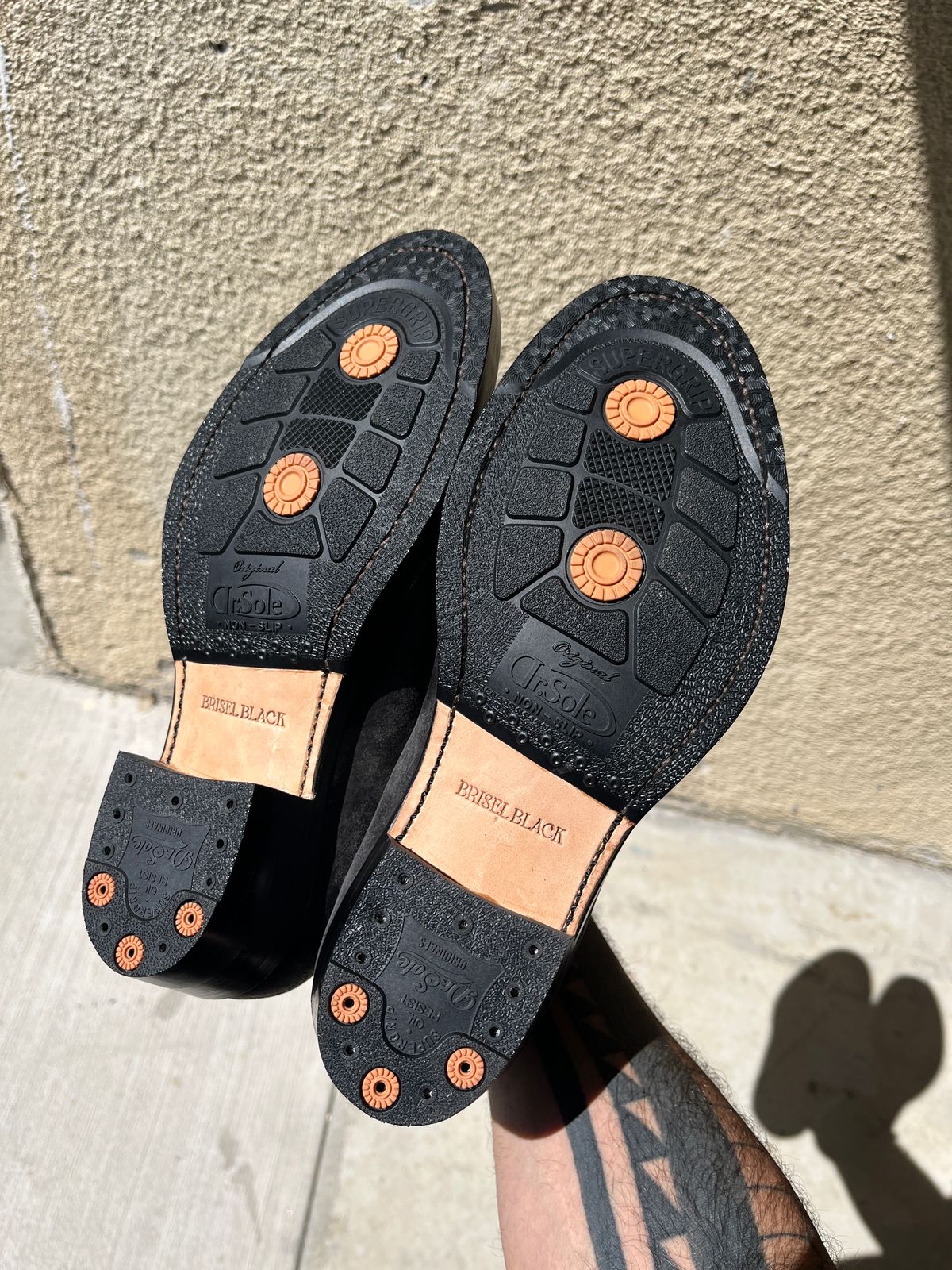 Photo by niku on April 29, 2025 of the Briselblack The Seventh Chelsea Boot in Maryam Black Waxed Reverse Horsebutt.