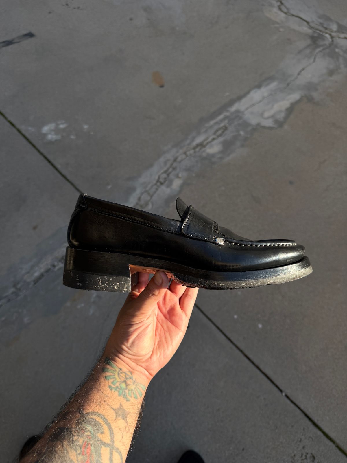 Photo by niku on December 15, 2025 of the Crux Deluxe Dark 'n Stormy Horsebutt Loafers in Guidi Horsebutt.