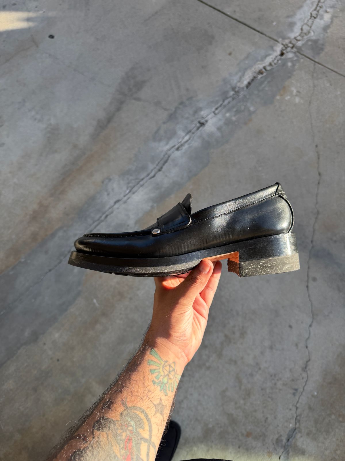 Photo by niku on December 15, 2025 of the Crux Deluxe Dark 'n Stormy Horsebutt Loafers in Guidi Horsebutt.
