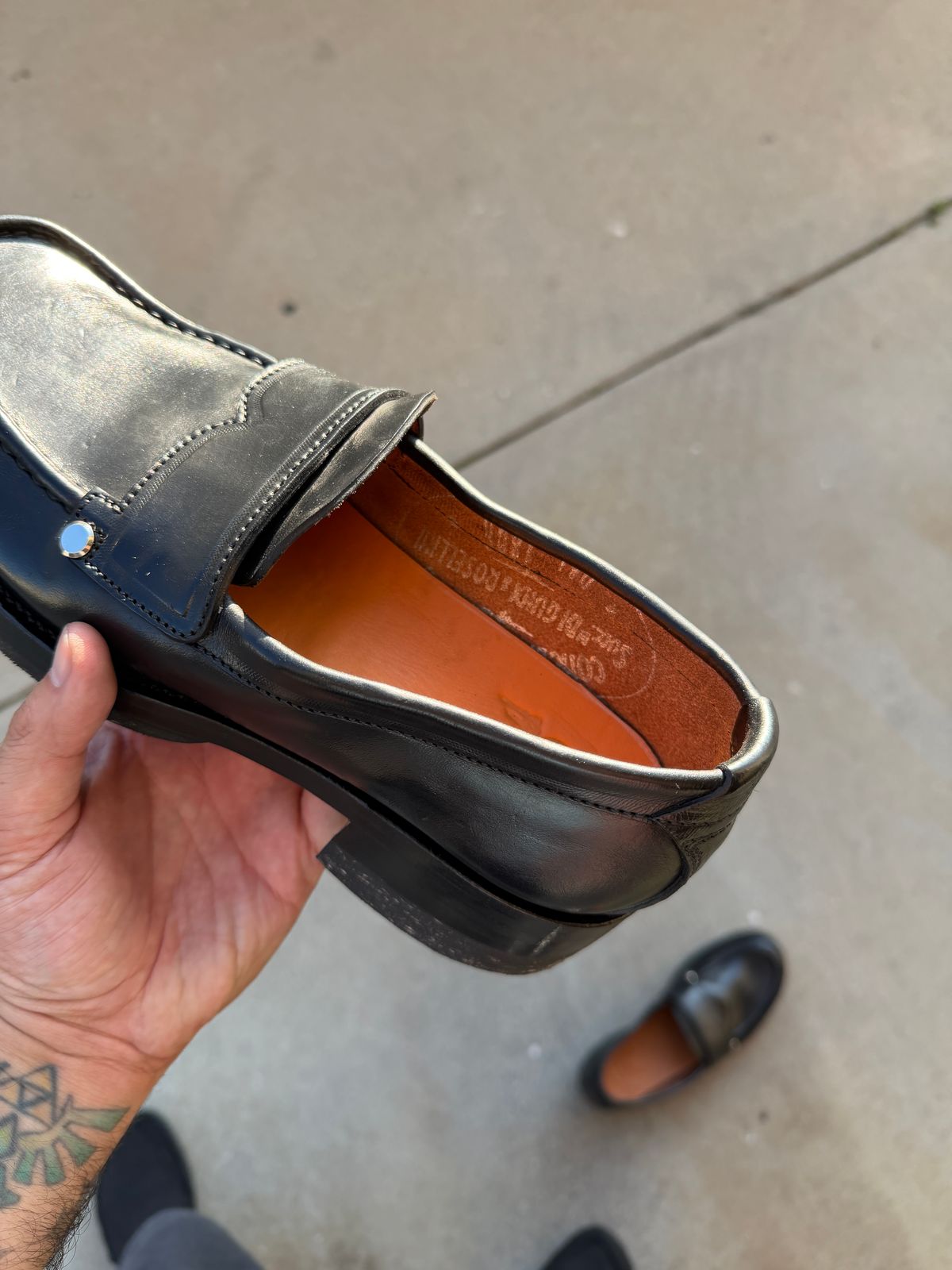 Photo by niku on December 15, 2025 of the Crux Deluxe Dark 'n Stormy Horsebutt Loafers in Guidi Horsebutt.