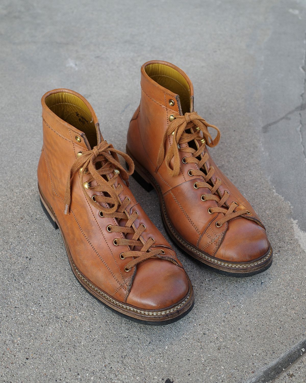 Photo by niku on November 6, 2025 of the Sagara Cordmaster in Maryam Natural Horsebutt.