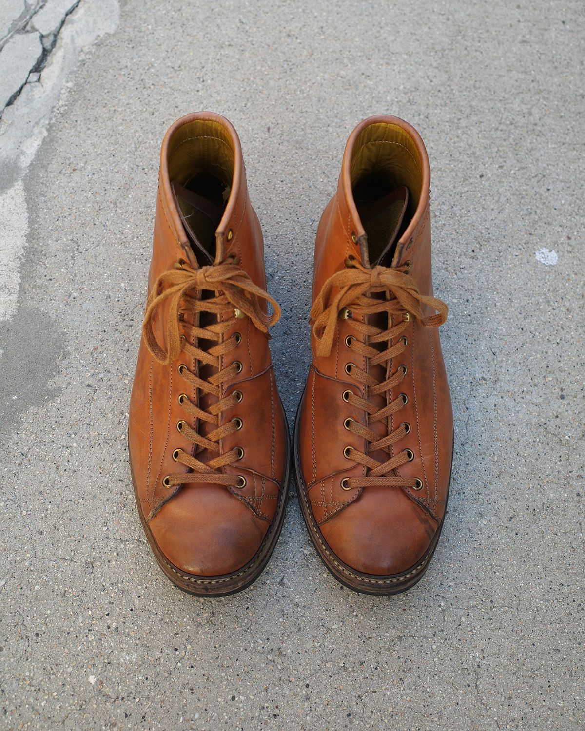 Photo by niku on November 6, 2025 of the Sagara Cordmaster in Maryam Natural Horsebutt.