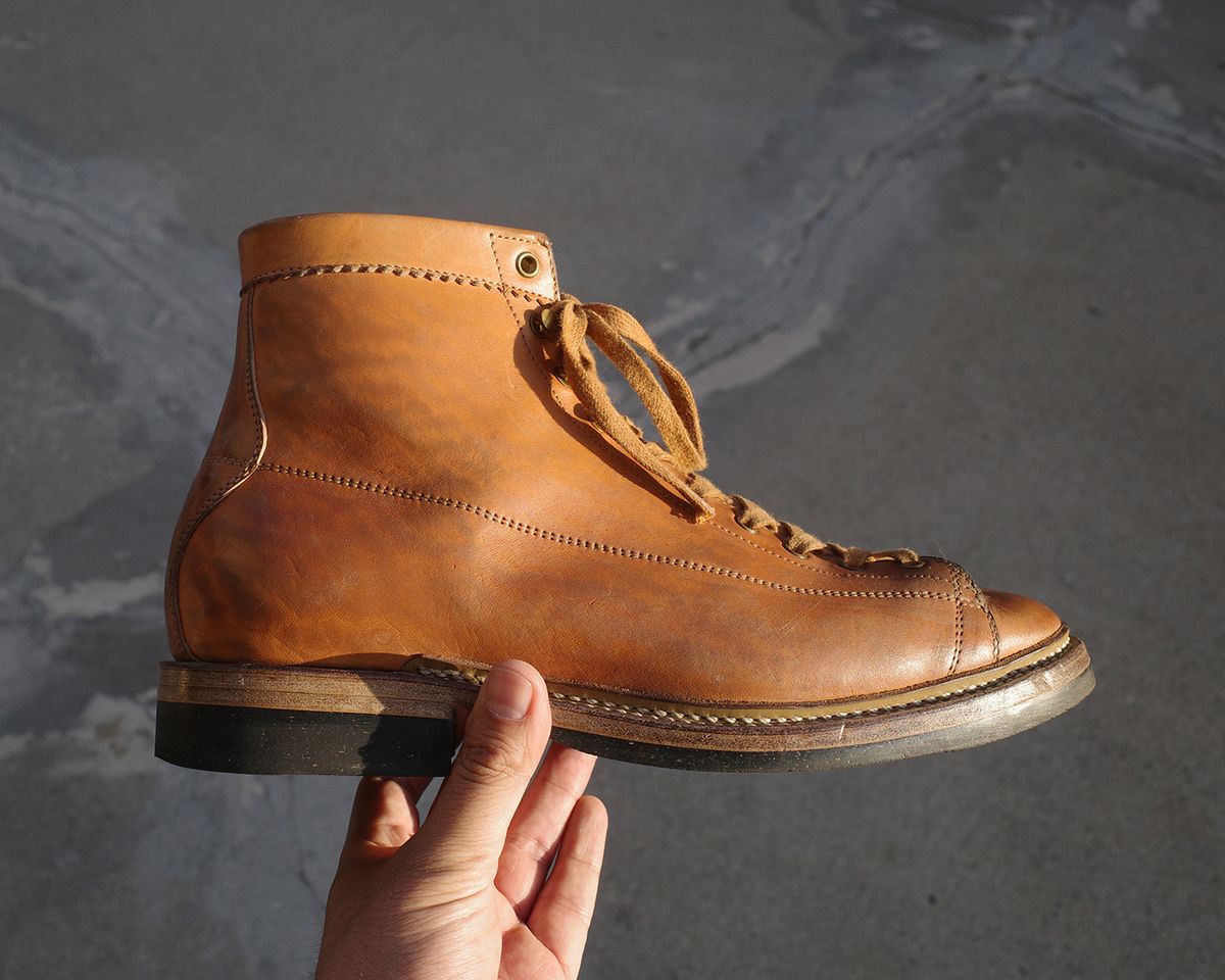 Photo by niku on November 5, 2025 of the Sagara Cordmaster in Maryam Natural Horsebutt.