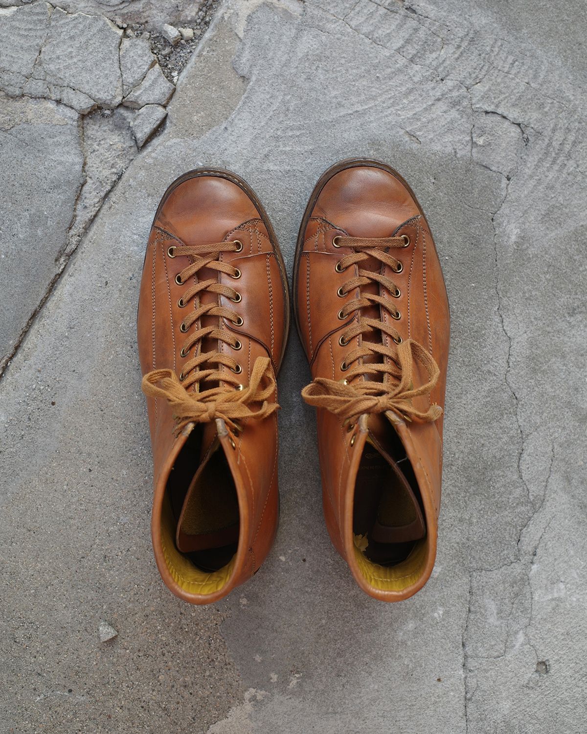 Photo by niku on November 6, 2025 of the Sagara Cordmaster in Maryam Natural Horsebutt.