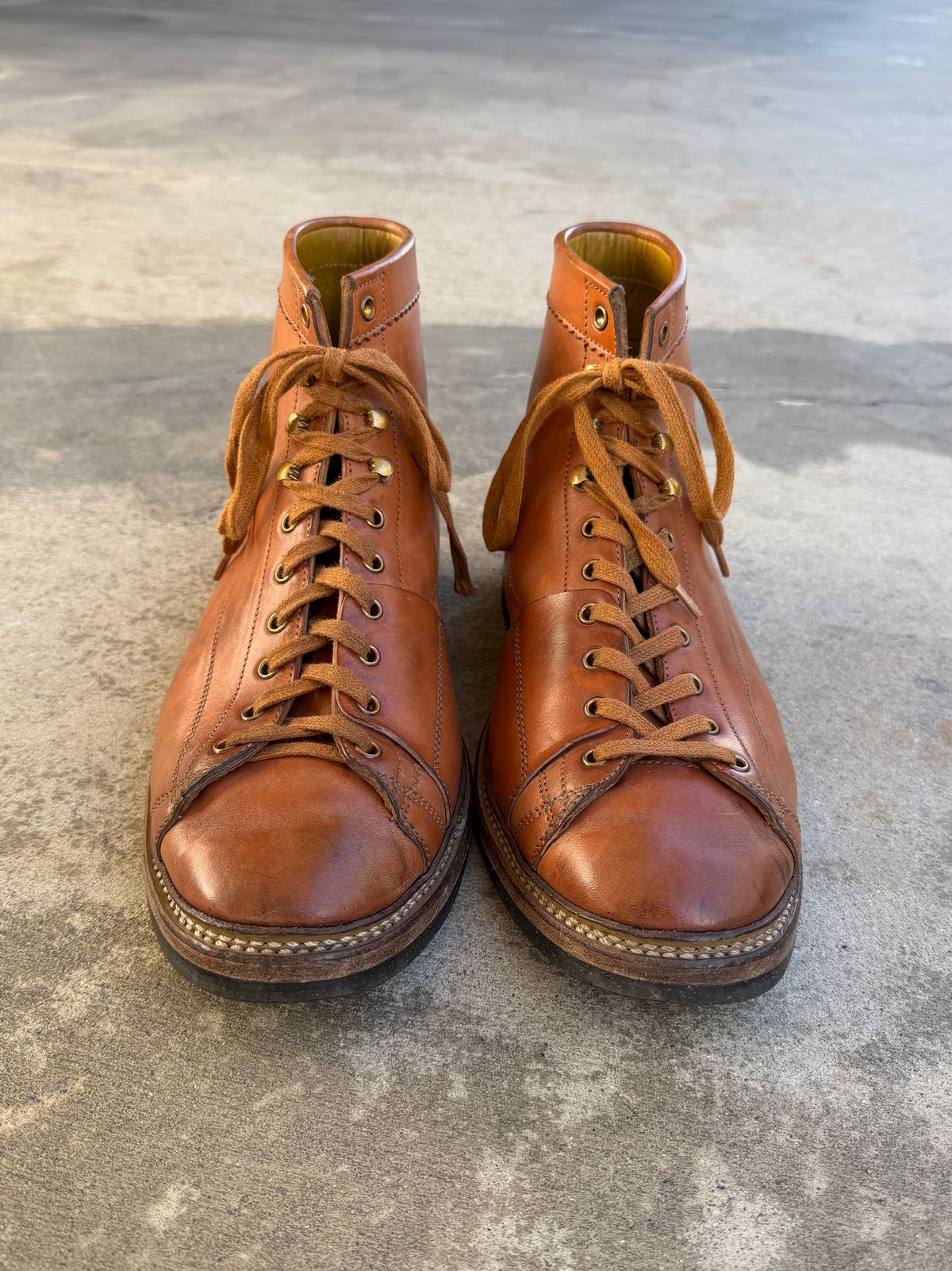 Photo by niku on December 4, 2025 of the Sagara Cordmaster in Maryam Natural Horsebutt.