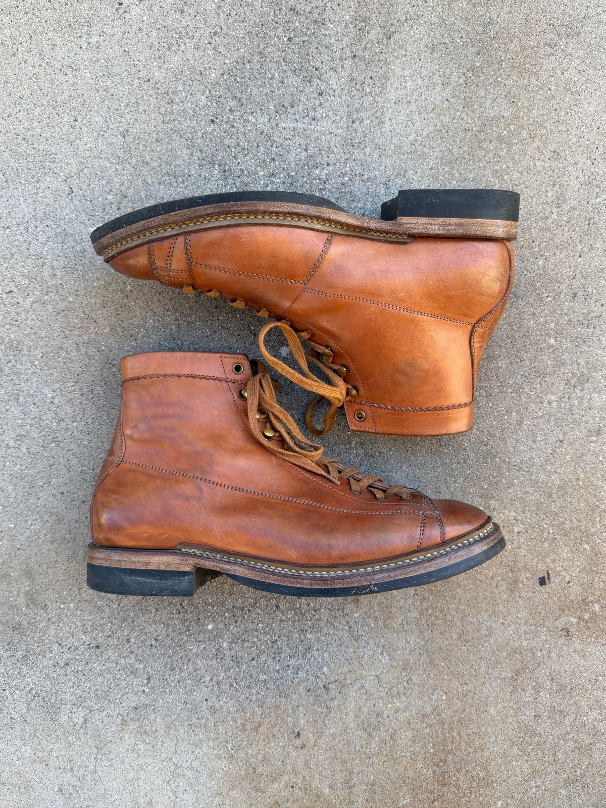 Photo by niku on December 4, 2025 of the Sagara Cordmaster in Maryam Natural Horsebutt.