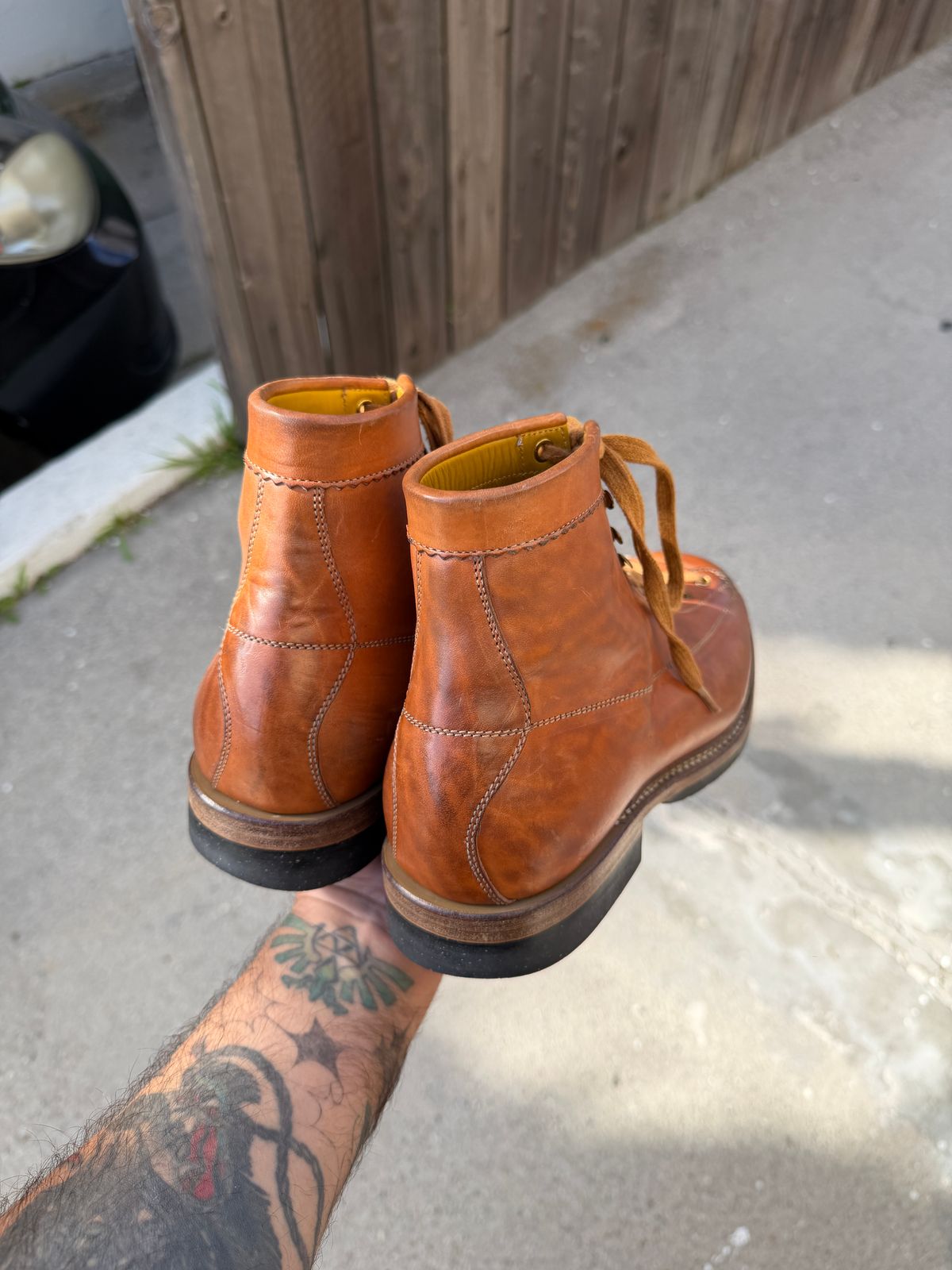 Photo by niku on February 5, 2026 of the Sagara Cordmaster in Maryam Natural Horsebutt.