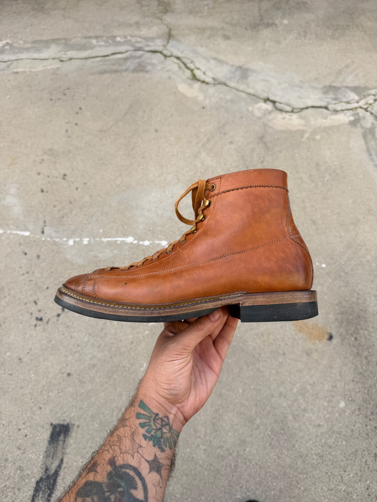 Photo by niku on February 5, 2026 of the Sagara Cordmaster in Maryam Natural Horsebutt.