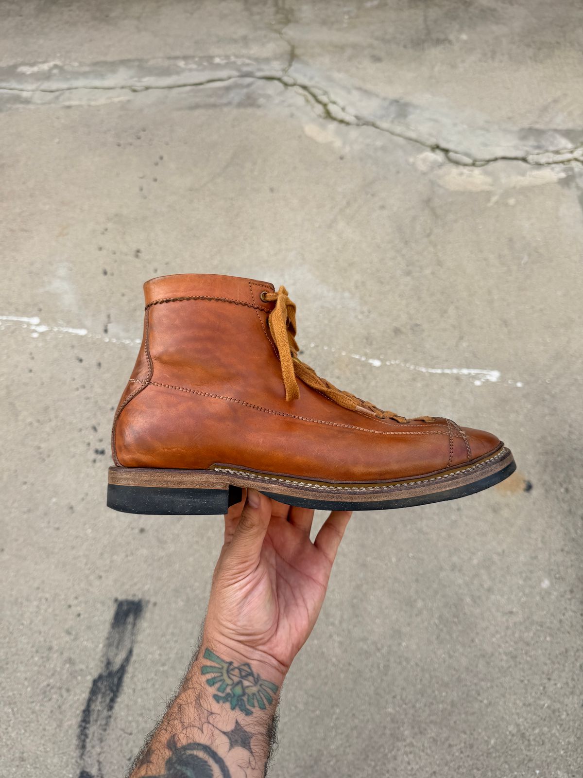 Photo by niku on February 5, 2026 of the Sagara Cordmaster in Maryam Natural Horsebutt.