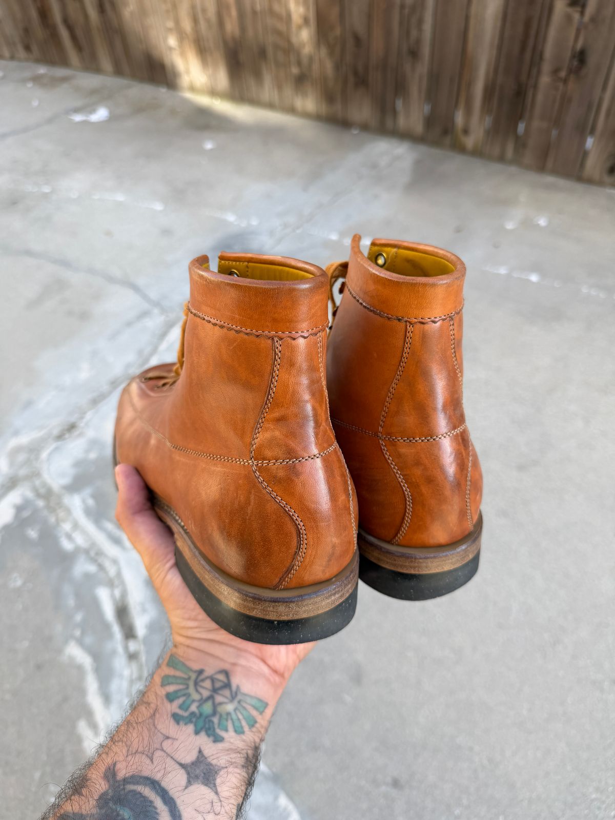 Photo by niku on March 3, 2026 of the Sagara Cordmaster in Maryam Natural Horsebutt.