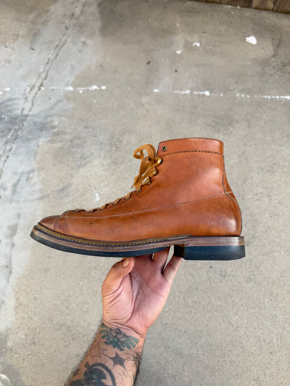 Photo by niku on March 3, 2026 of the Sagara Cordmaster in Maryam Natural Horsebutt.