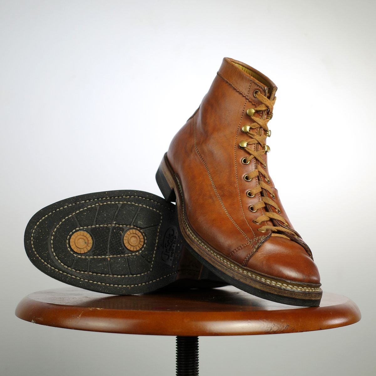 Photo by niku on April 2, 2026 of the Sagara Cordmaster in Maryam Natural Horsebutt.