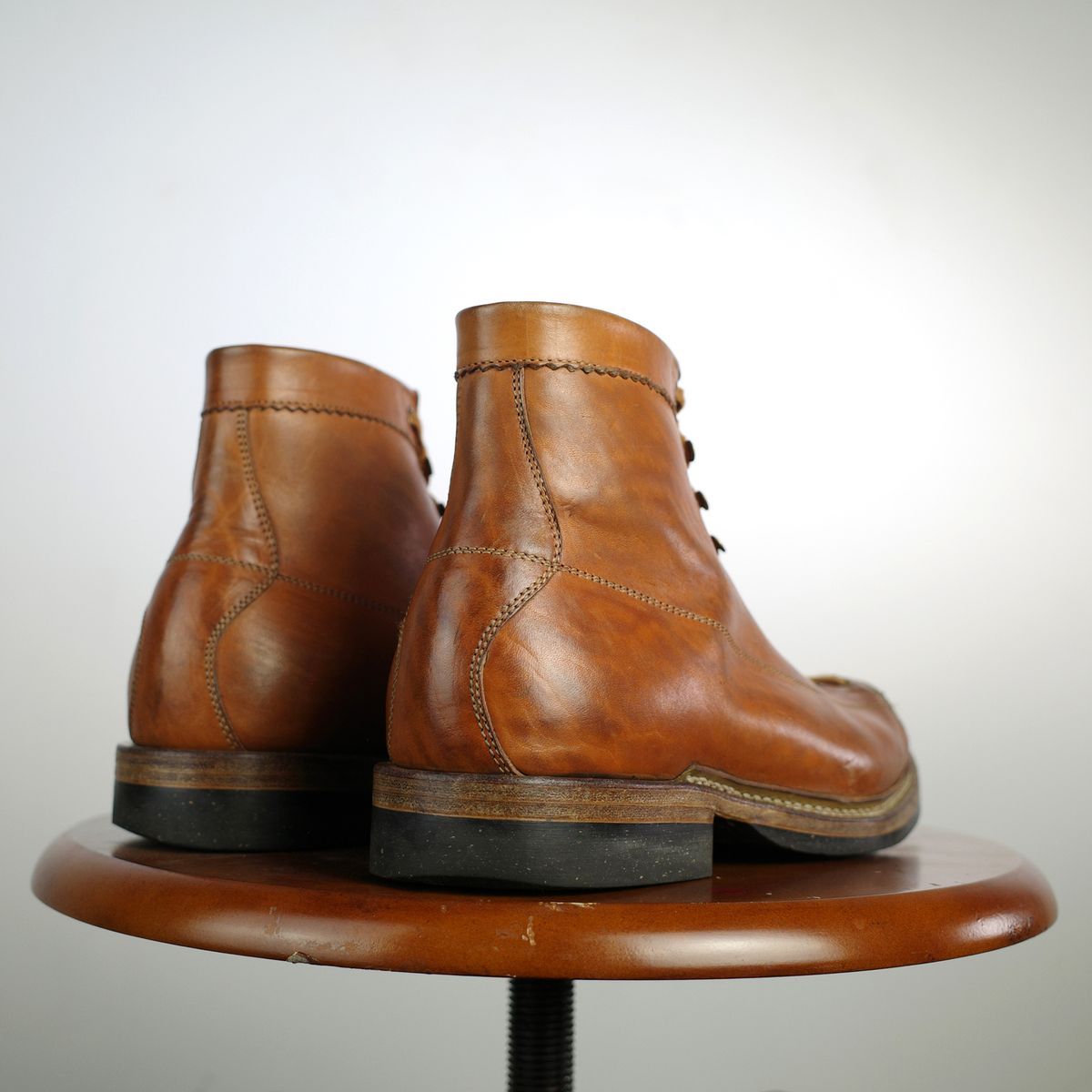 Photo by niku on April 2, 2026 of the Sagara Cordmaster in Maryam Natural Horsebutt.