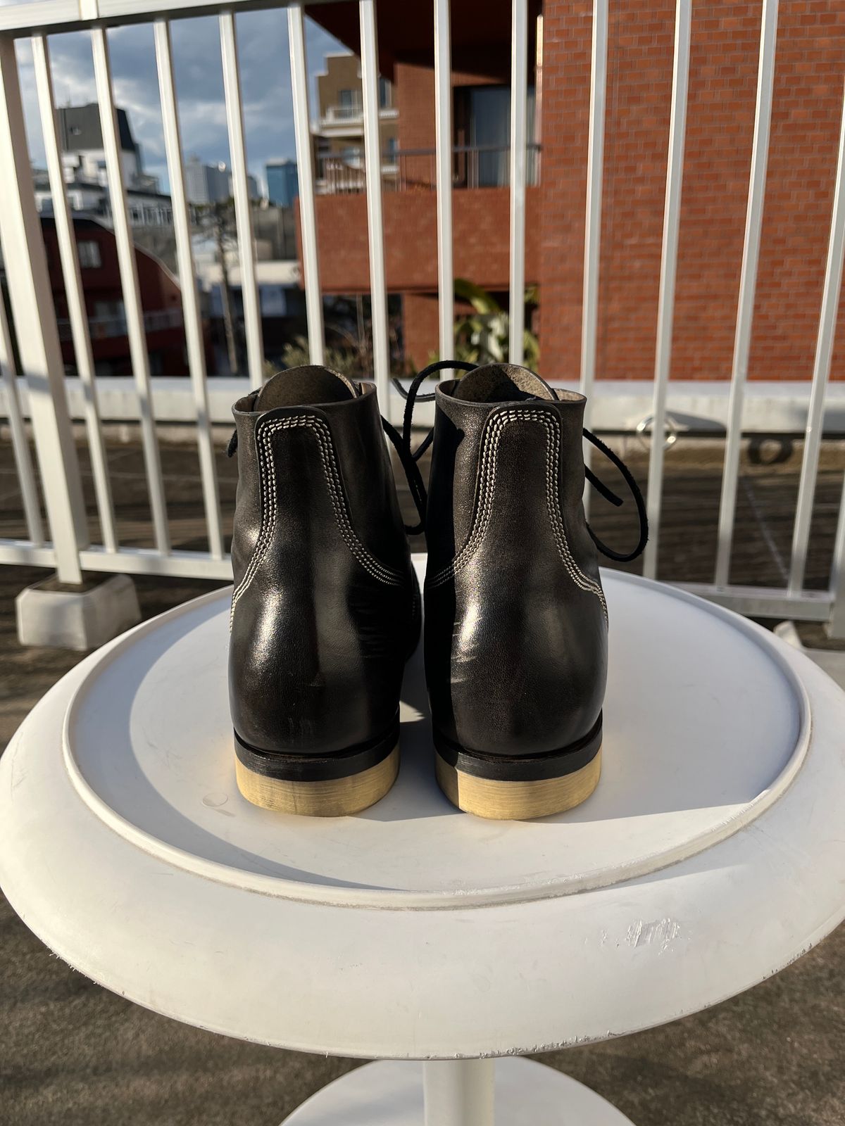 Photo by niku on February 5, 2025 of the Willie's Handmade Boots Boondocker in Maryam Black Horsebutt.