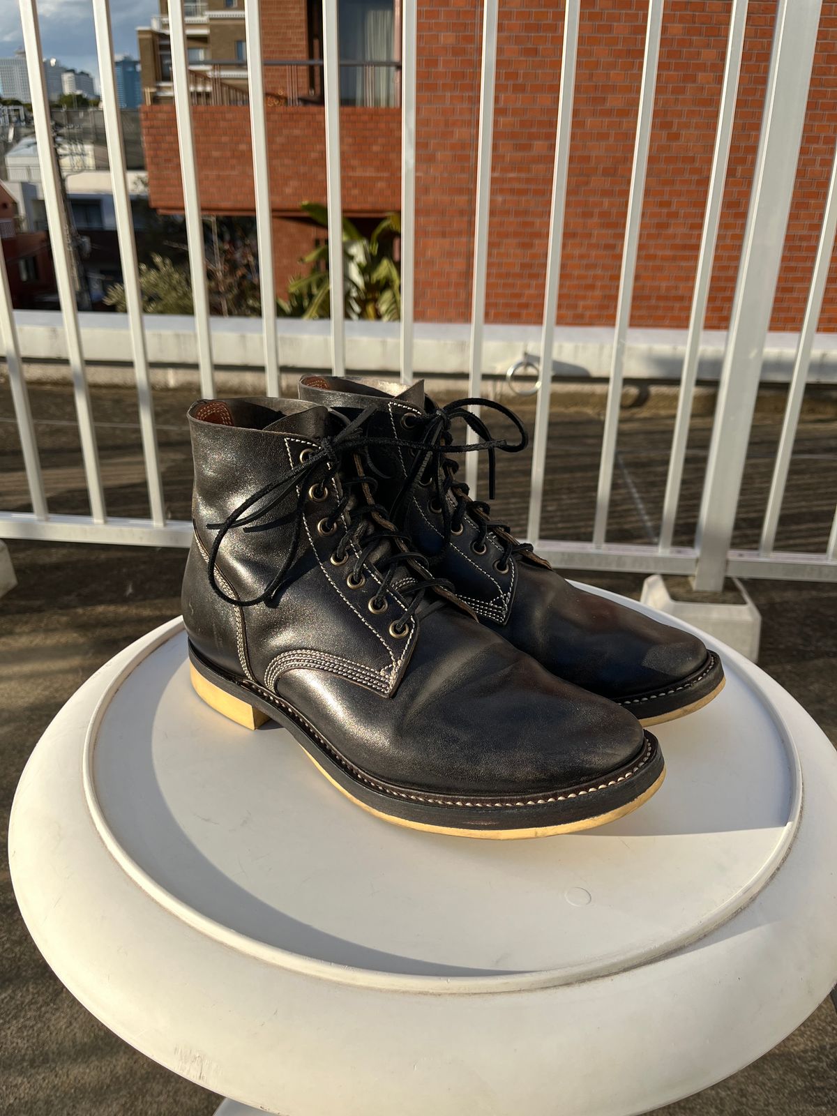Photo by niku on February 5, 2025 of the Willie's Handmade Boots Boondocker in Maryam Black Horsebutt.