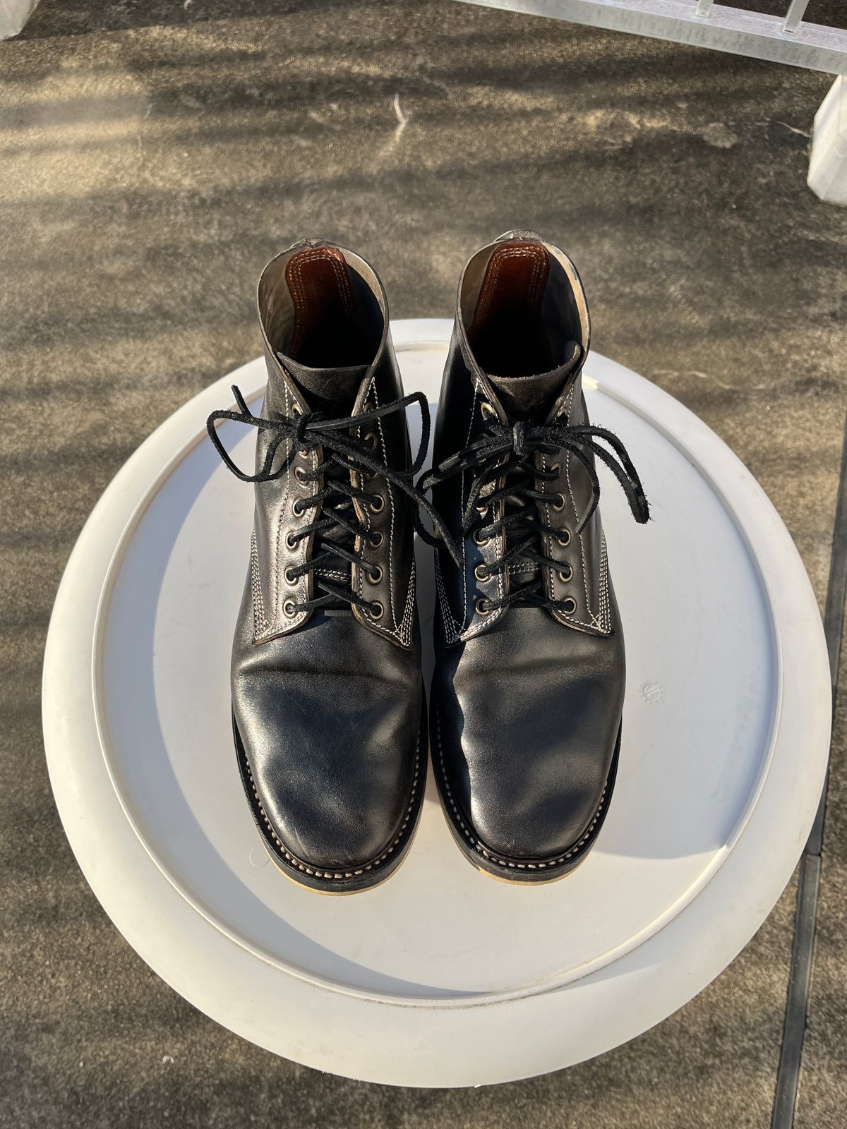 Photo by niku on February 5, 2025 of the Willie's Handmade Boots Boondocker in Maryam Black Horsebutt.