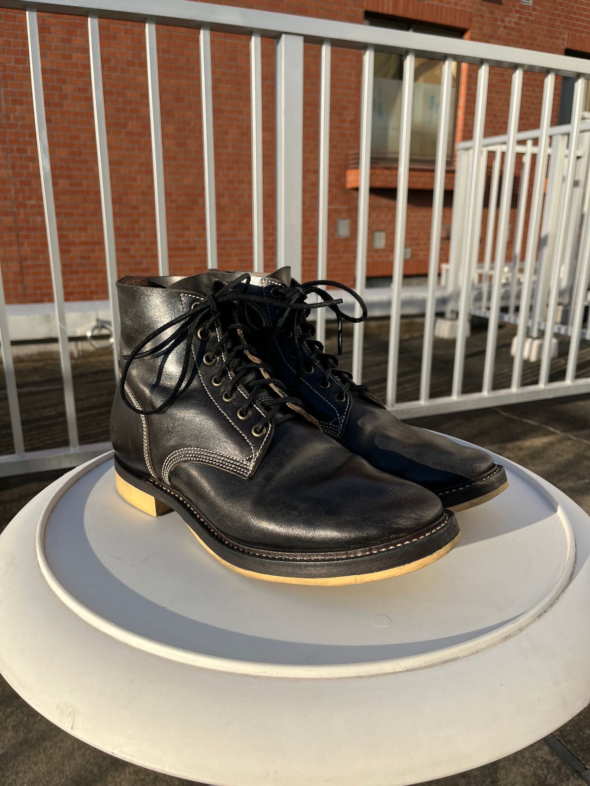 Photo by niku on February 5, 2025 of the Willie's Handmade Boots Boondocker in Maryam Black Horsebutt.