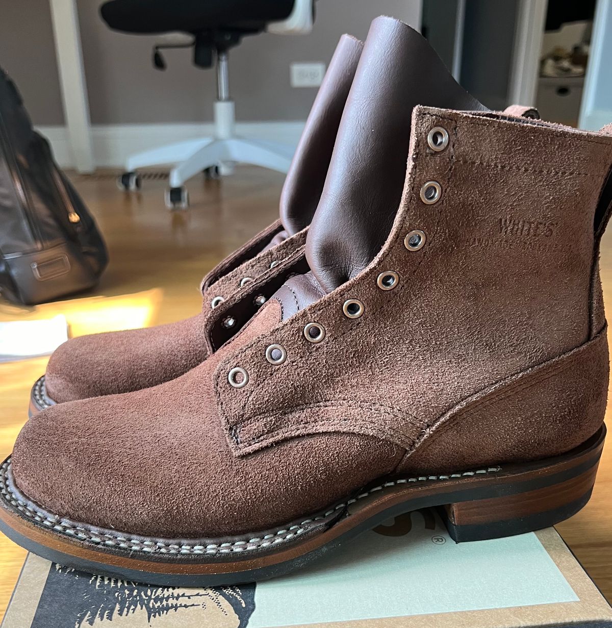 Photo by JPLopez124 on August 28, 2025 of the White's 350 Cruiser in Horween Brown Chromexcel Roughout.