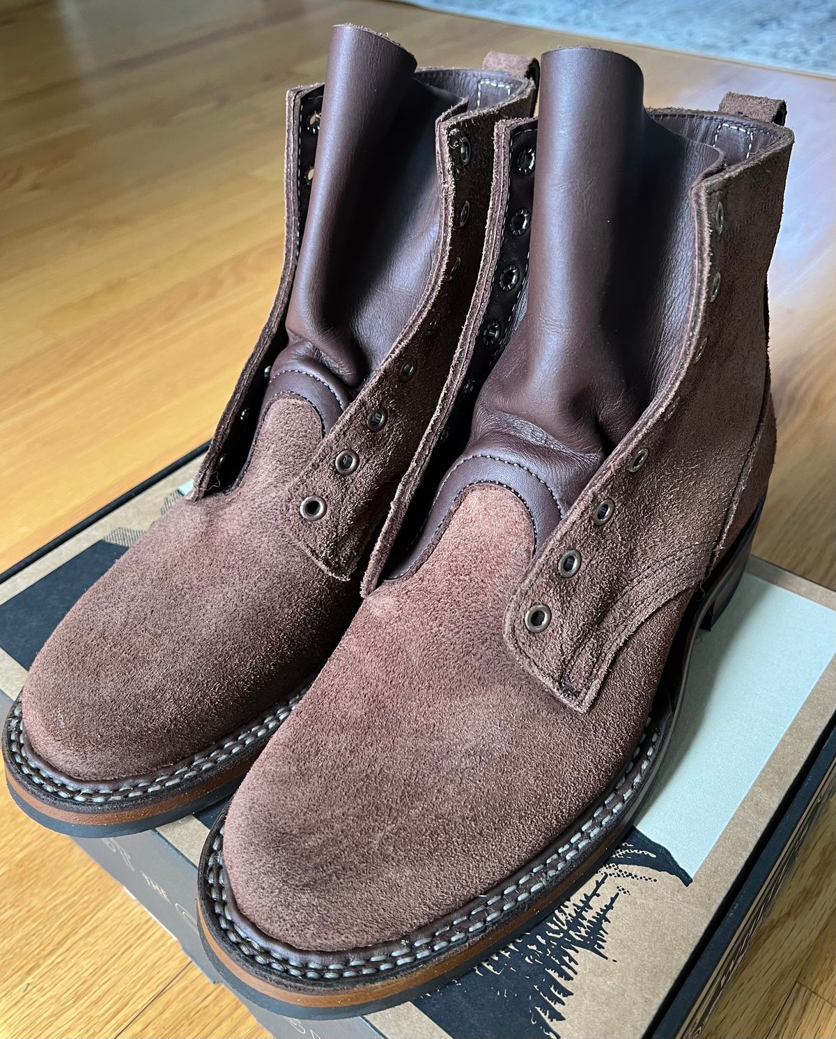 Photo by JPLopez124 on August 28, 2025 of the White's 350 Cruiser in Horween Brown Chromexcel Roughout.