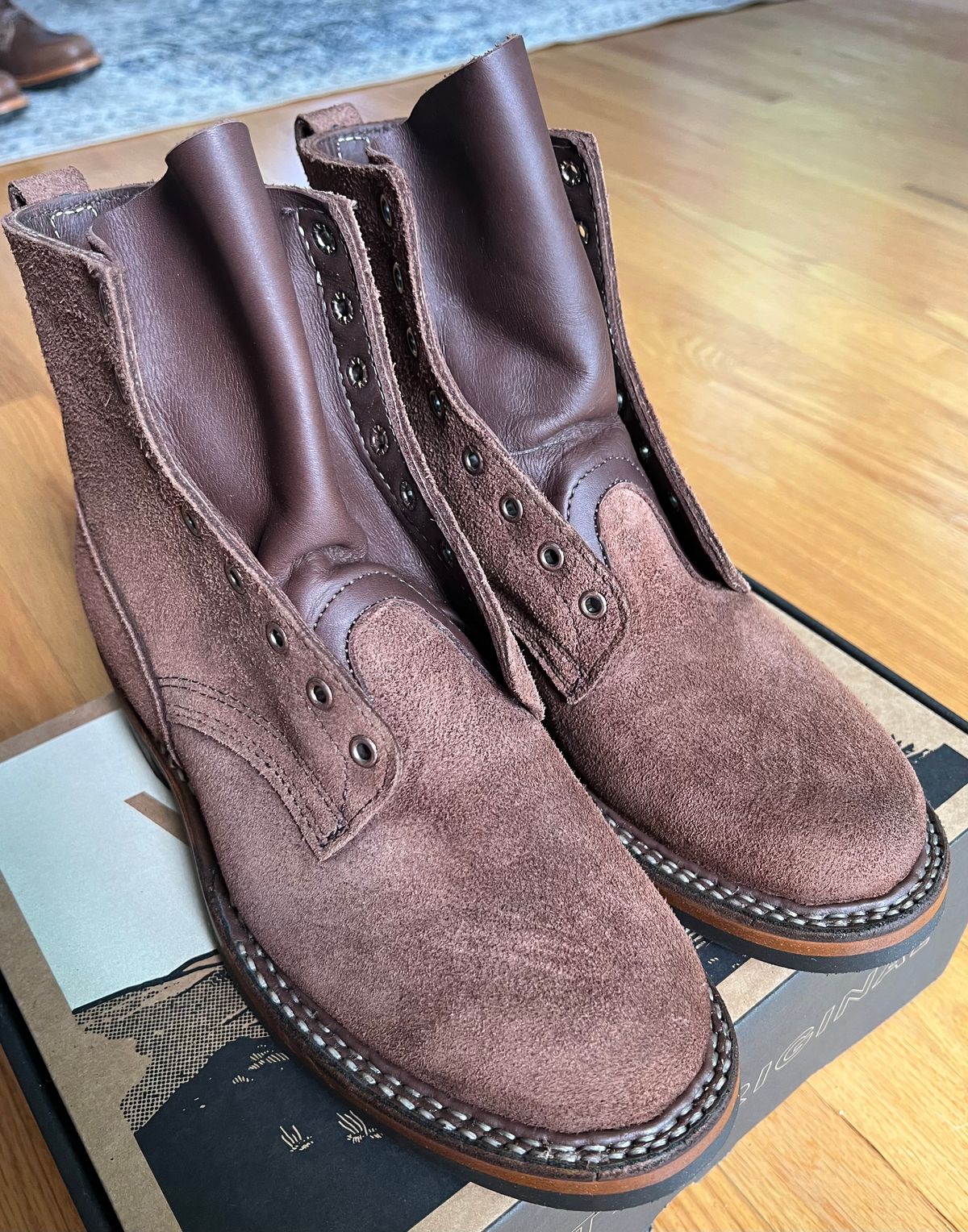 Photo by JPLopez124 on August 28, 2025 of the White's 350 Cruiser in Horween Brown Chromexcel Roughout.