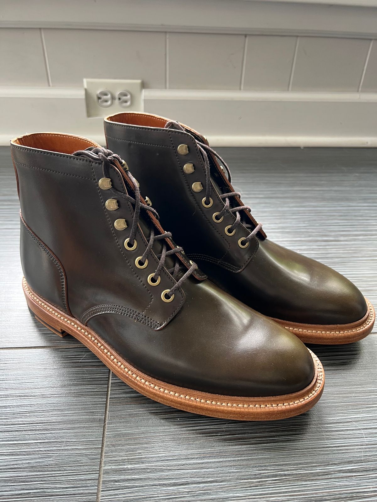 Photo by JPLopez124 on May 5, 2025 of the Grant Stone Diesel Boot in Horween Maduro Shell Cordovan.