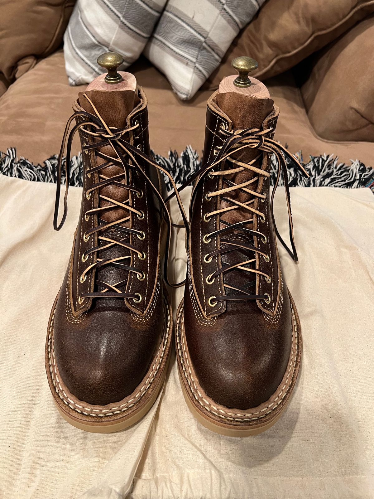 Photo by JPLopez124 on January 14, 2025 of the White's LTT Cutter 350 - Northwest - Vibram 2060 - Horween Cinnamon Waxed Flesh in Horween Cinnamon Waxed Flesh.