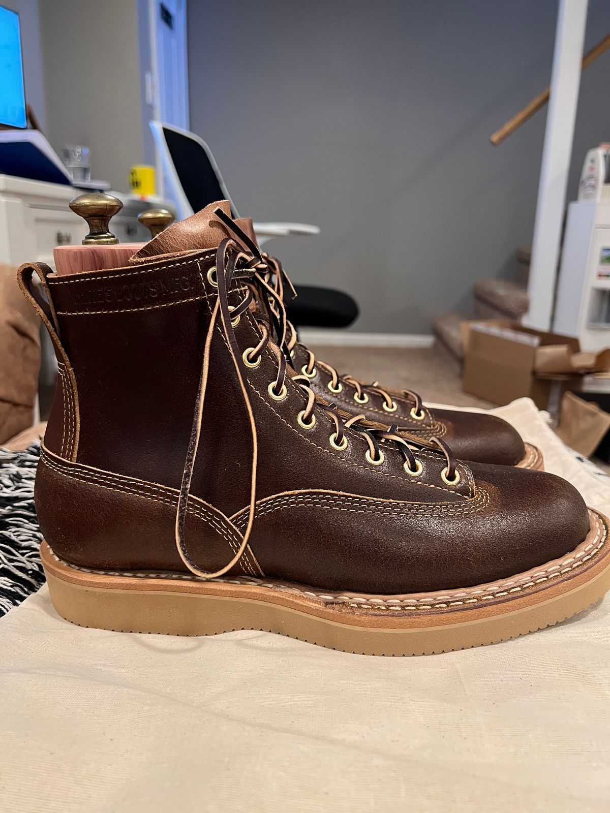 Photo by JPLopez124 on January 14, 2025 of the White's LTT Cutter 350 - Northwest - Vibram 2060 - Horween Cinnamon Waxed Flesh in Horween Cinnamon Waxed Flesh.