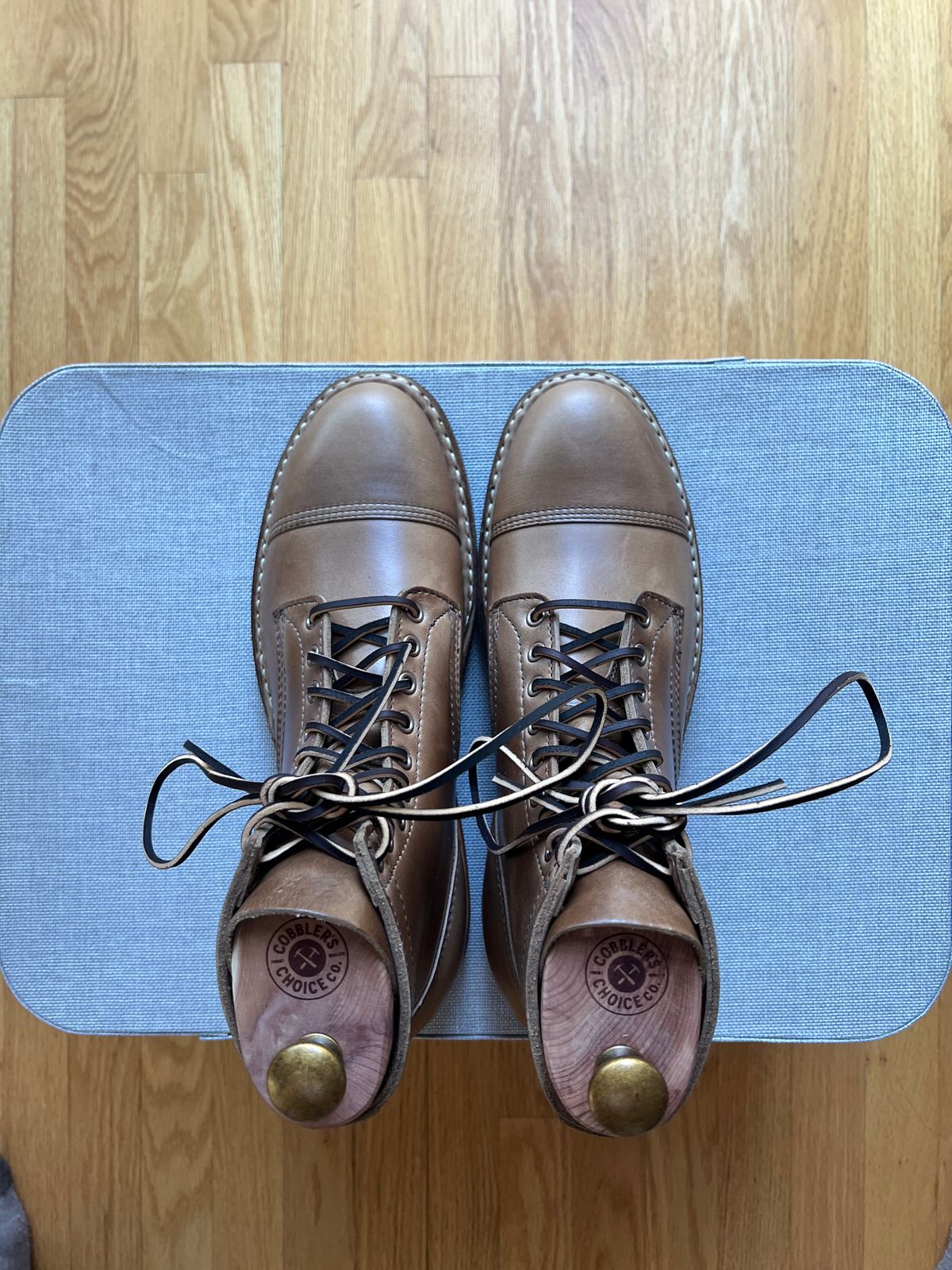 Photo by JPLopez124 on August 27, 2025 of the Whites - Division Road MP-M1 in Horween Natural Chromexcel.