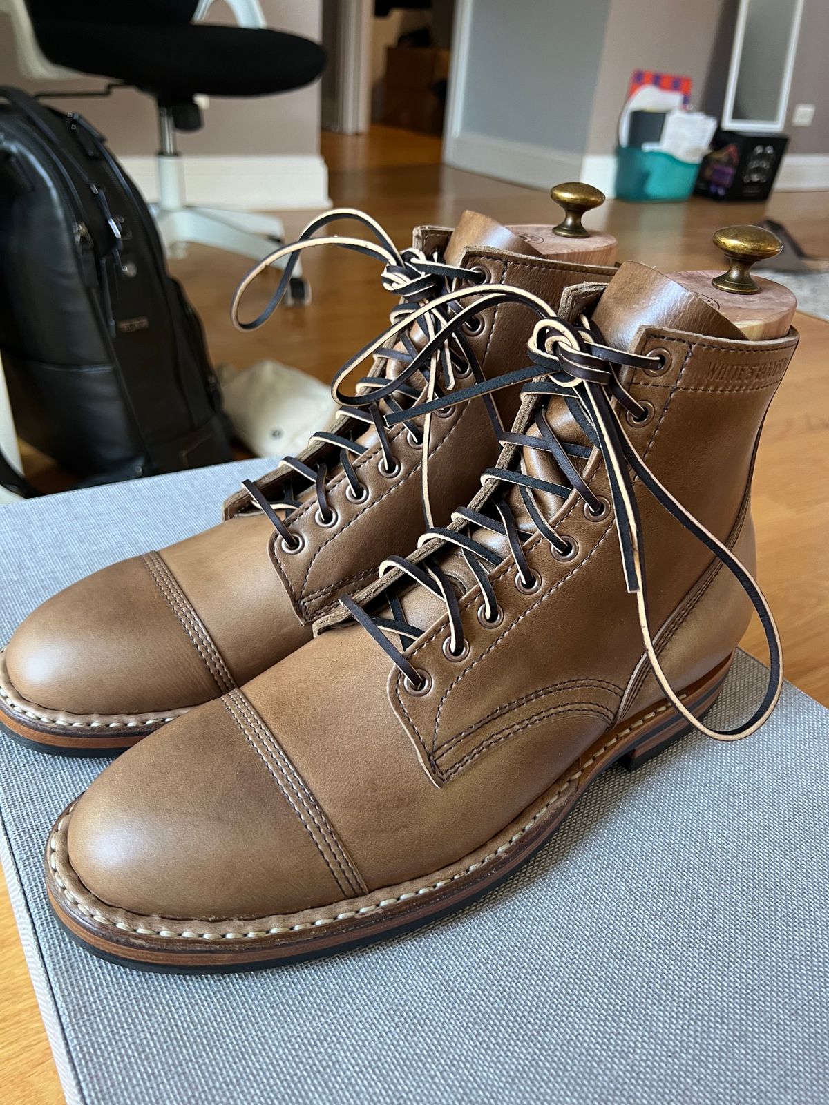 Photo by JPLopez124 on August 27, 2025 of the Whites - Division Road MP-M1 in Horween Natural Chromexcel.