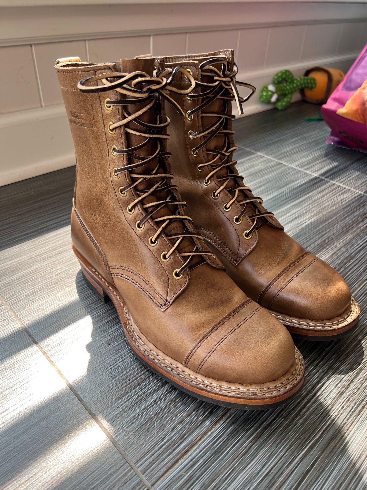 Photo by JPLopez124 on May 14, 2025 of the White's 350 Cruiser in Horween Natural Chromexcel.