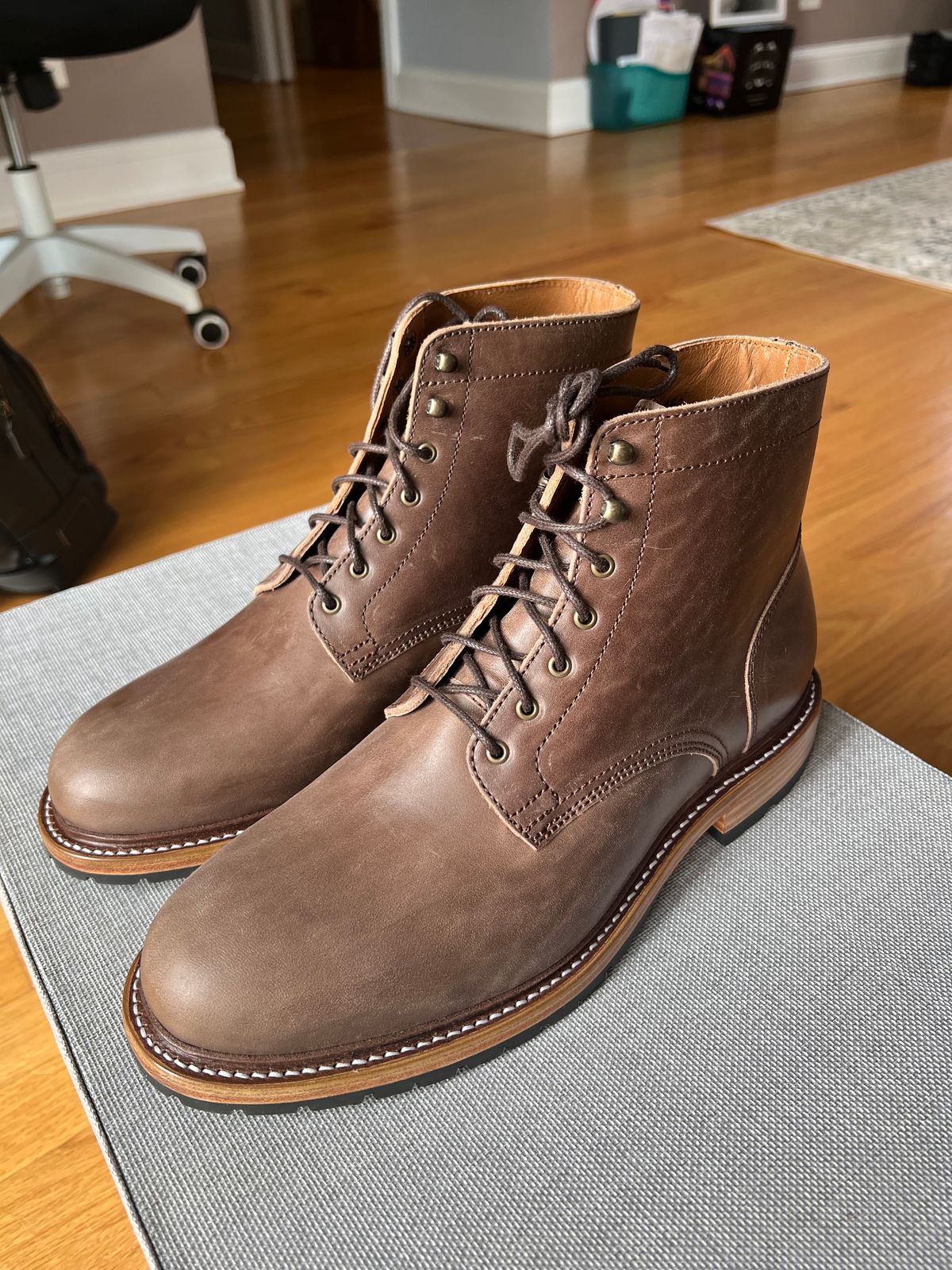 Photo by JPLopez124 on August 17, 2025 of the Caswell Boot Company Lisbon in Maryam 1071 Horsebutt.