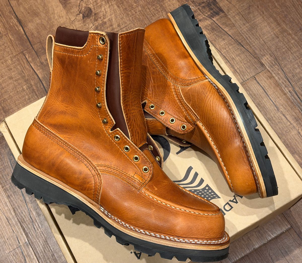 Photo by OGHennyLoc on November 25, 2025 of the Nicks Woodbutcher HD in Horween English Tan Dublin.