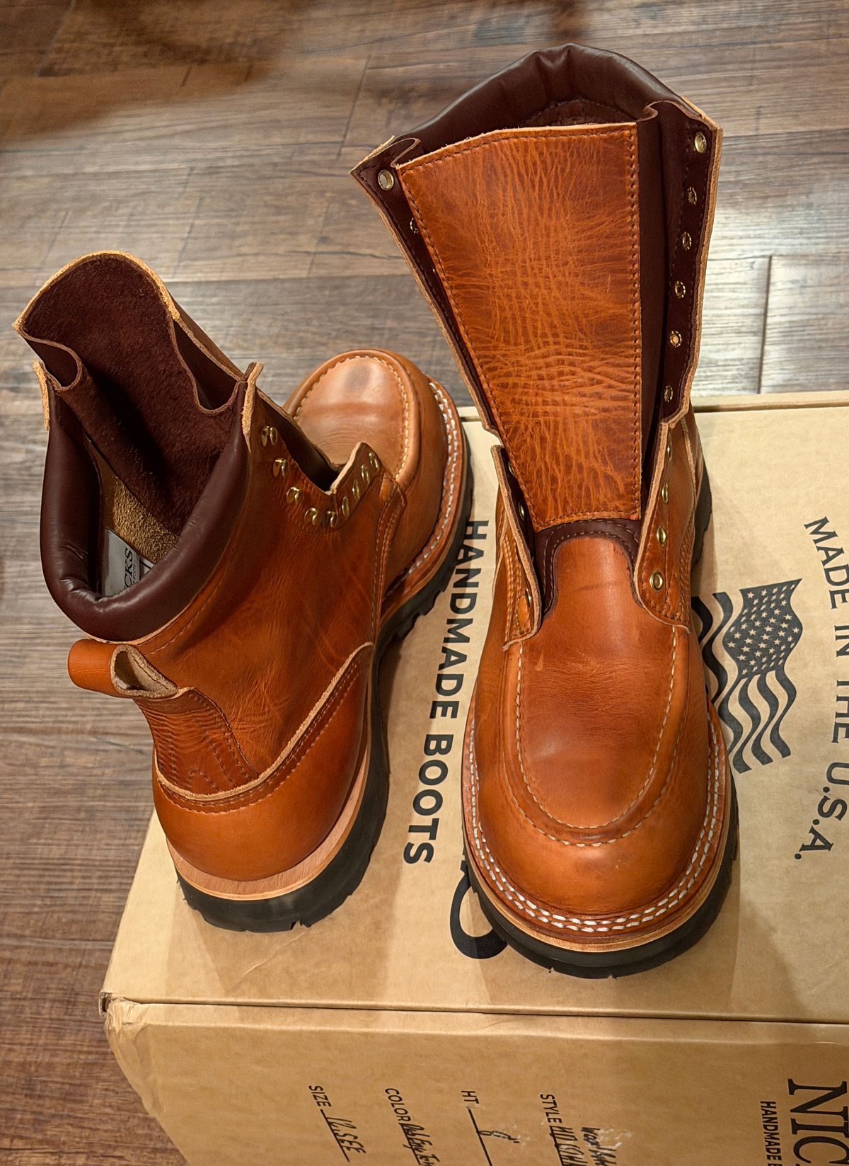 Photo by OGHennyLoc on November 25, 2025 of the Nicks Woodbutcher HD in Horween English Tan Dublin.