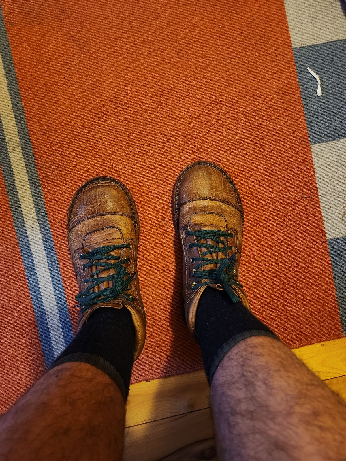 Photo by Amess923 on January 19, 2024 of the Jim Green African Ranger Barefoot Boot in Fudge Crazy Horse.