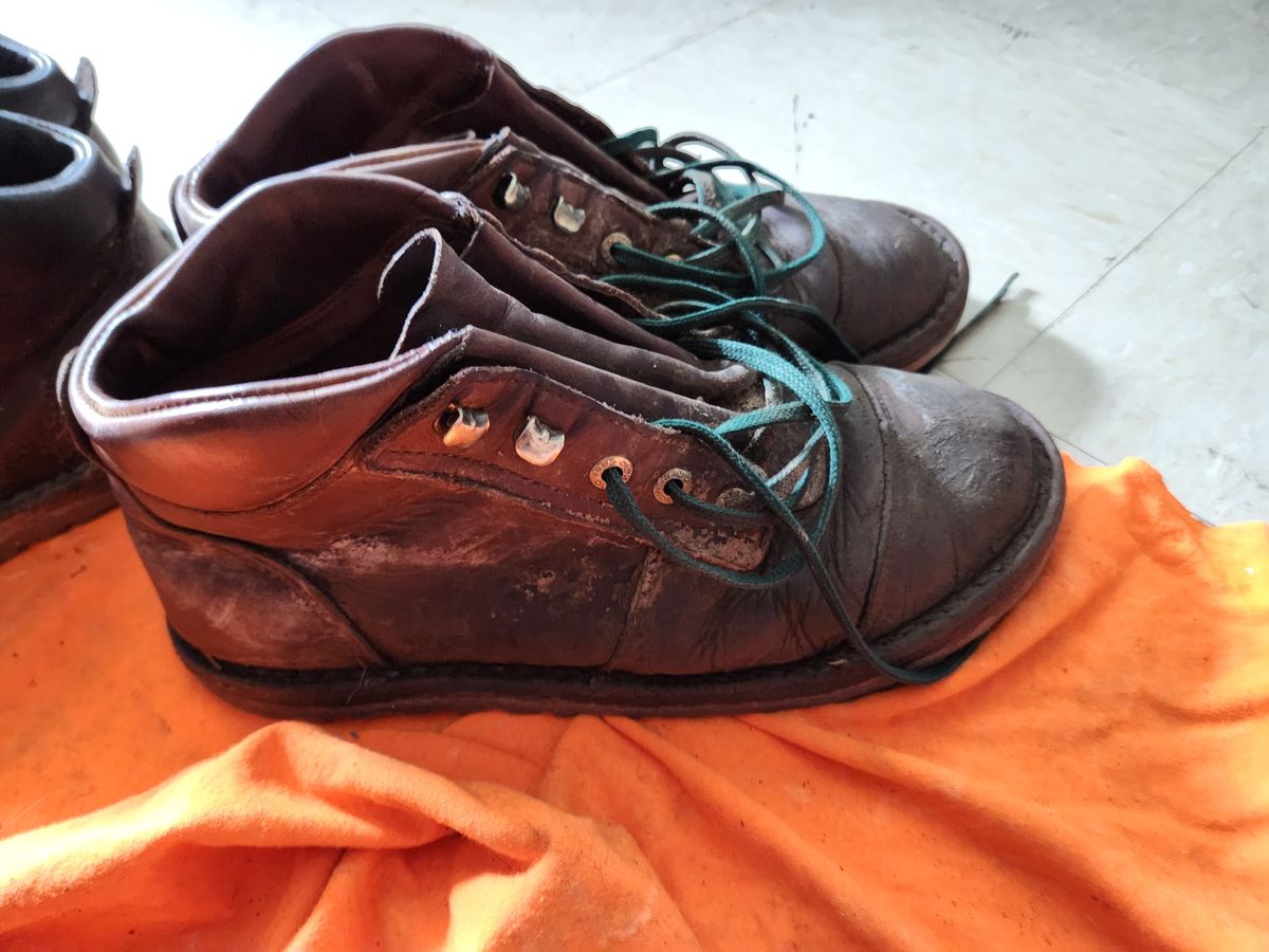 Photo by Amess923 on April 21, 2024 of the Jim Green African Ranger Barefoot Boot in Fudge Crazy Horse.