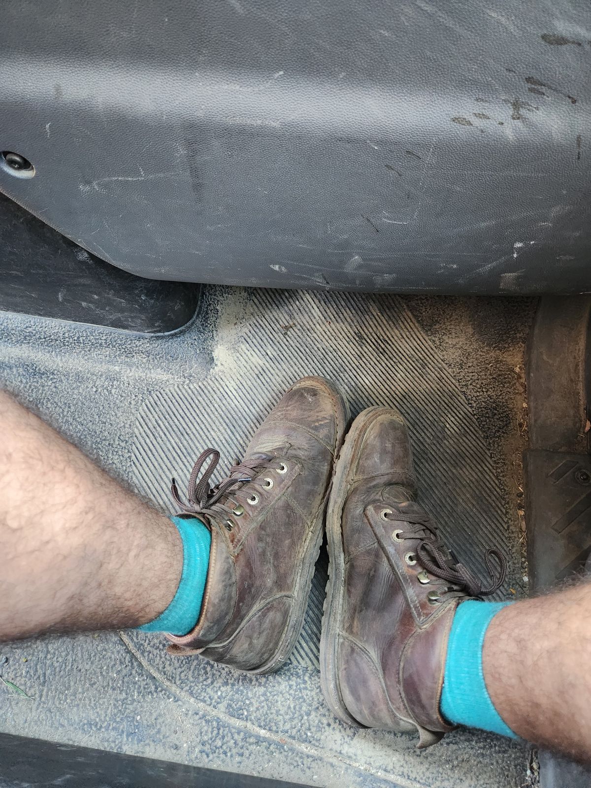 Photo by Amess923 on June 5, 2024 of the Jim Green African Ranger Barefoot Boot in Fudge Crazy Horse.