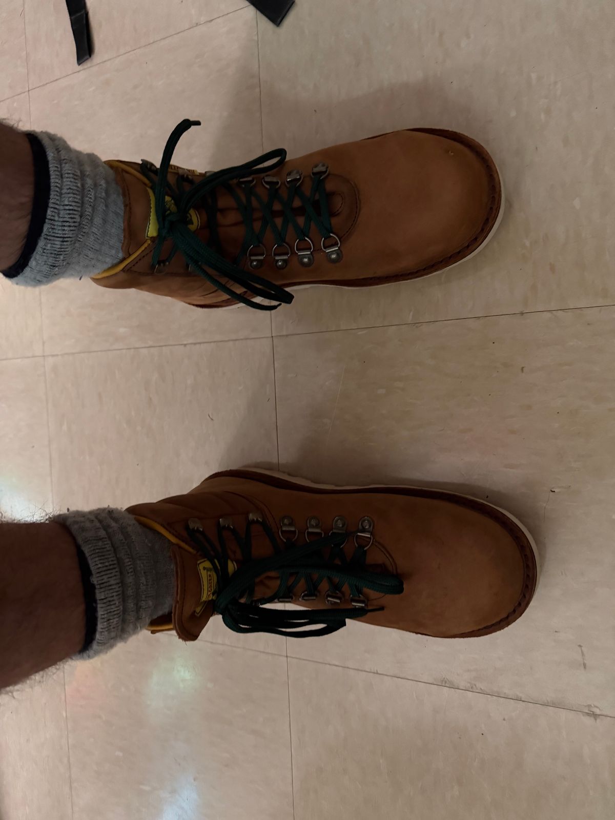 Photo by Amess923 on May 27, 2026 of the Jim Green Razorback Composite Toe in Fudge Crazy Horse.