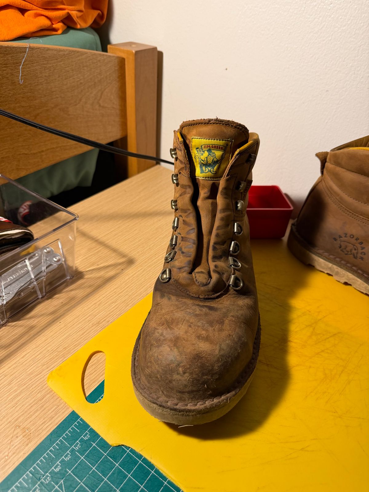 Photo by Amess923 on June 15, 2026 of the Jim Green Razorback Composite Toe in Fudge Crazy Horse.