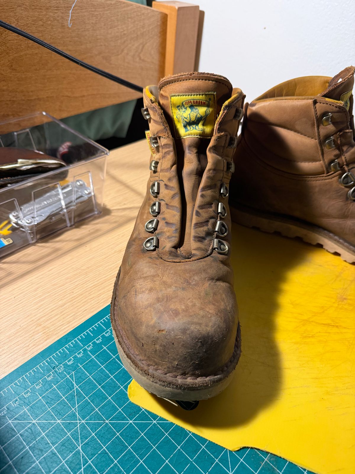 Photo by Amess923 on June 15, 2026 of the Jim Green Razorback Composite Toe in Fudge Crazy Horse.