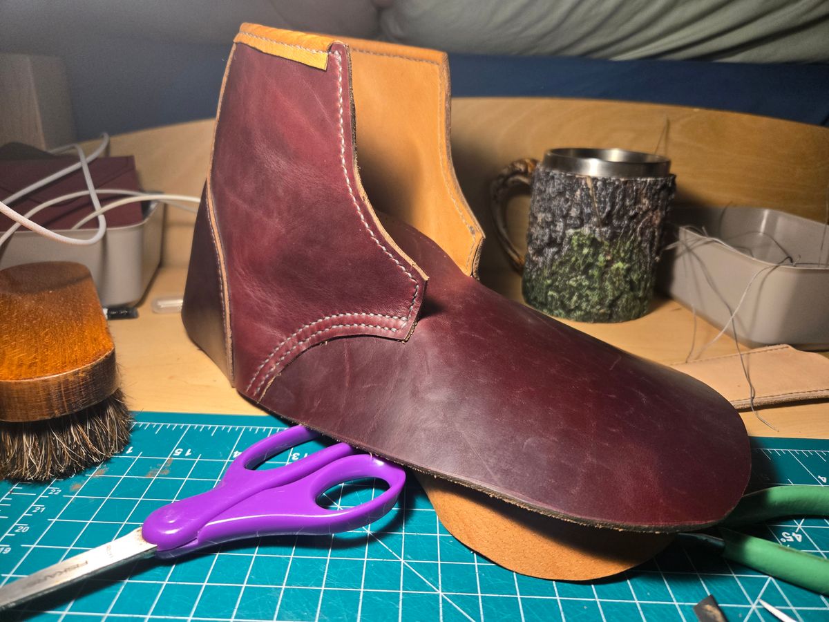 Photo by Amess923 on April 26, 2025 of the Self-Made Barefoot Boot in Horween Burgundy Chromexcel.