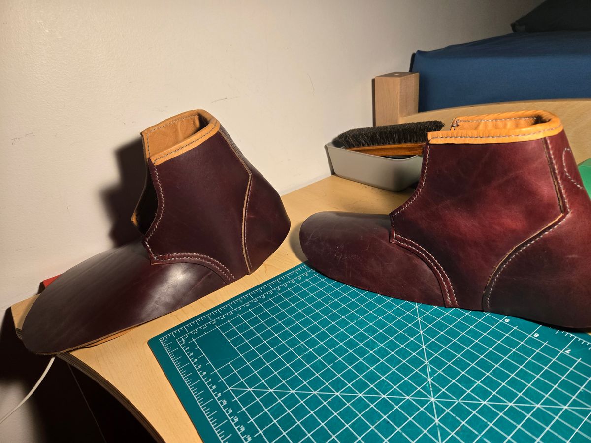 Photo by Amess923 on May 4, 2025 of the Self-Made Barefoot Boot in Horween Burgundy Chromexcel.